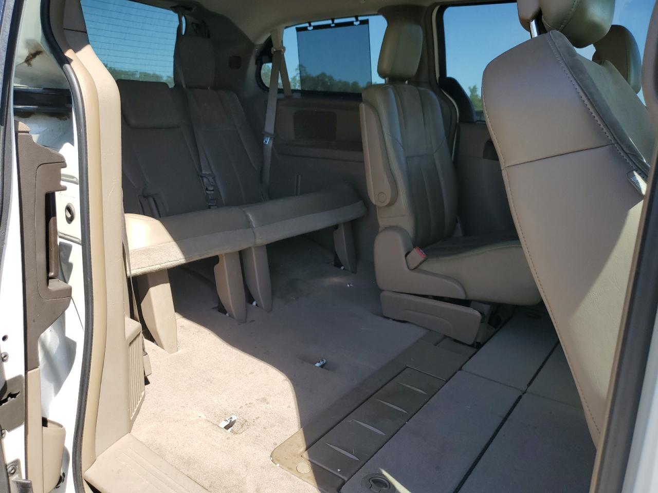 2011 Chrysler Town & Country Limited VIN: 2A4RR6DG7BR615915 Lot: 70649155