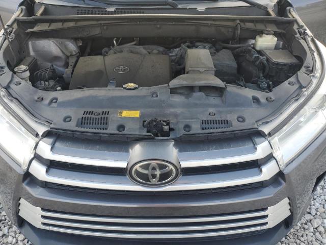 2017 TOYOTA HIGHLANDER SE  
