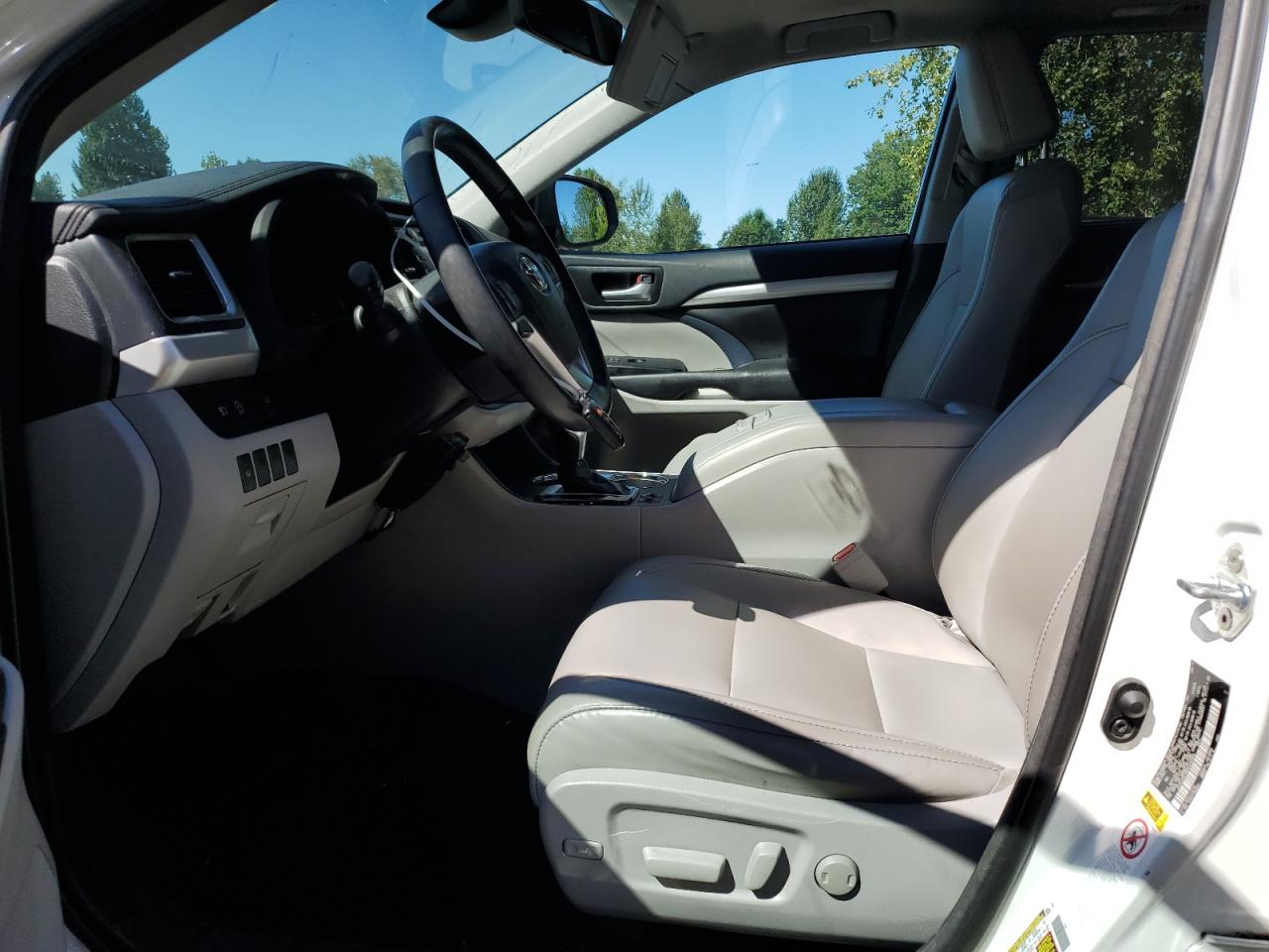 2017 Toyota Highlander Se VIN: 5TDJZRFH9HS446068 Lot: 69880525