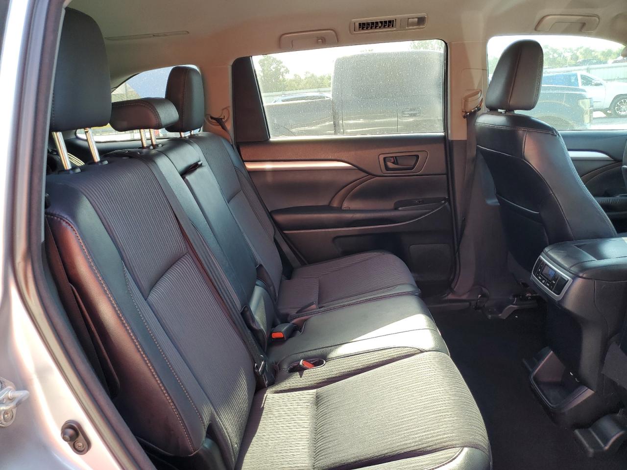 2015 Toyota Highlander Le VIN: 5TDZKRFH6FS117946 Lot: 67278815