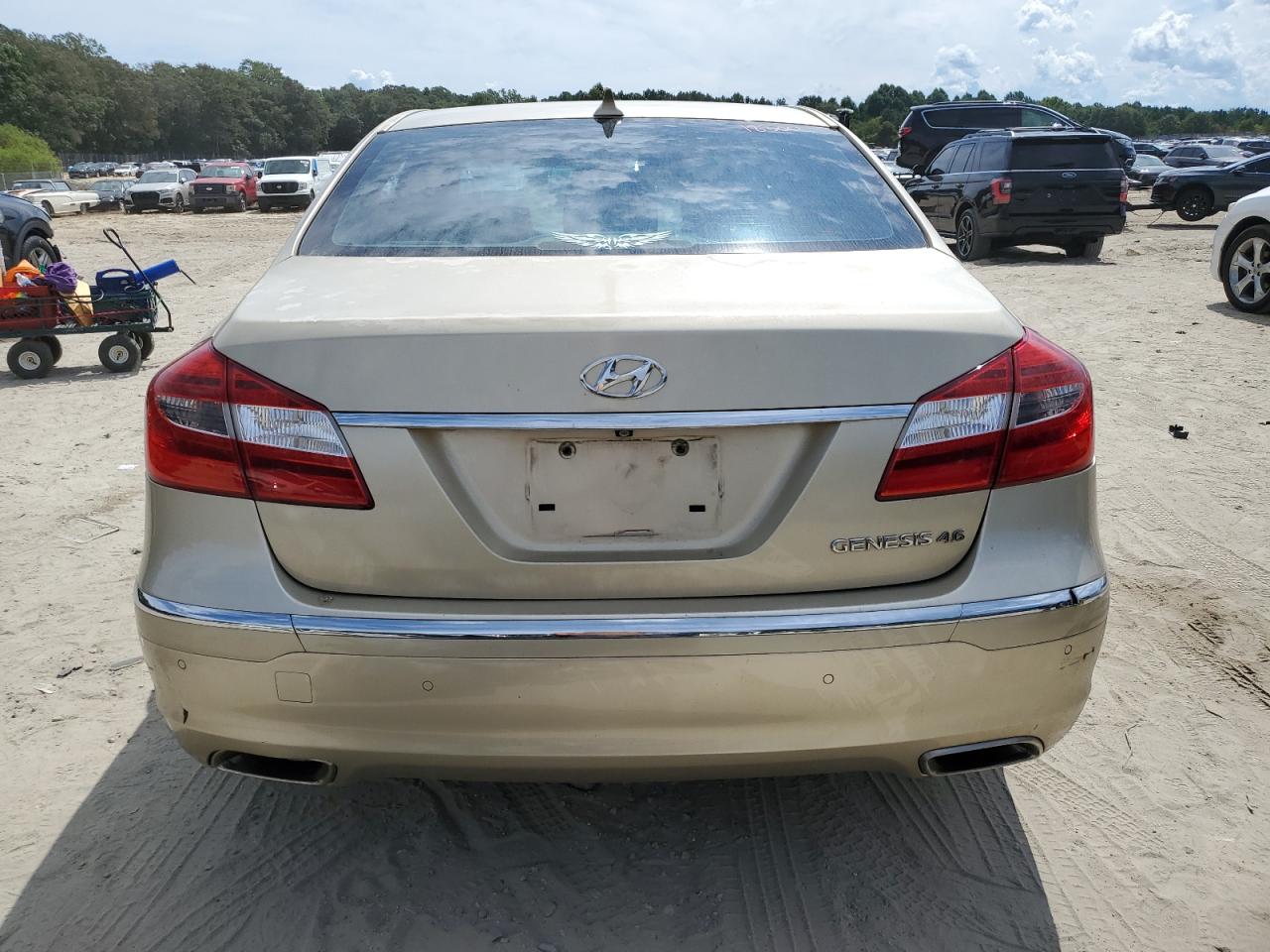 2012 Hyundai Genesis 4.6L VIN: KMHGC4DF5CU177826 Lot: 70682345
