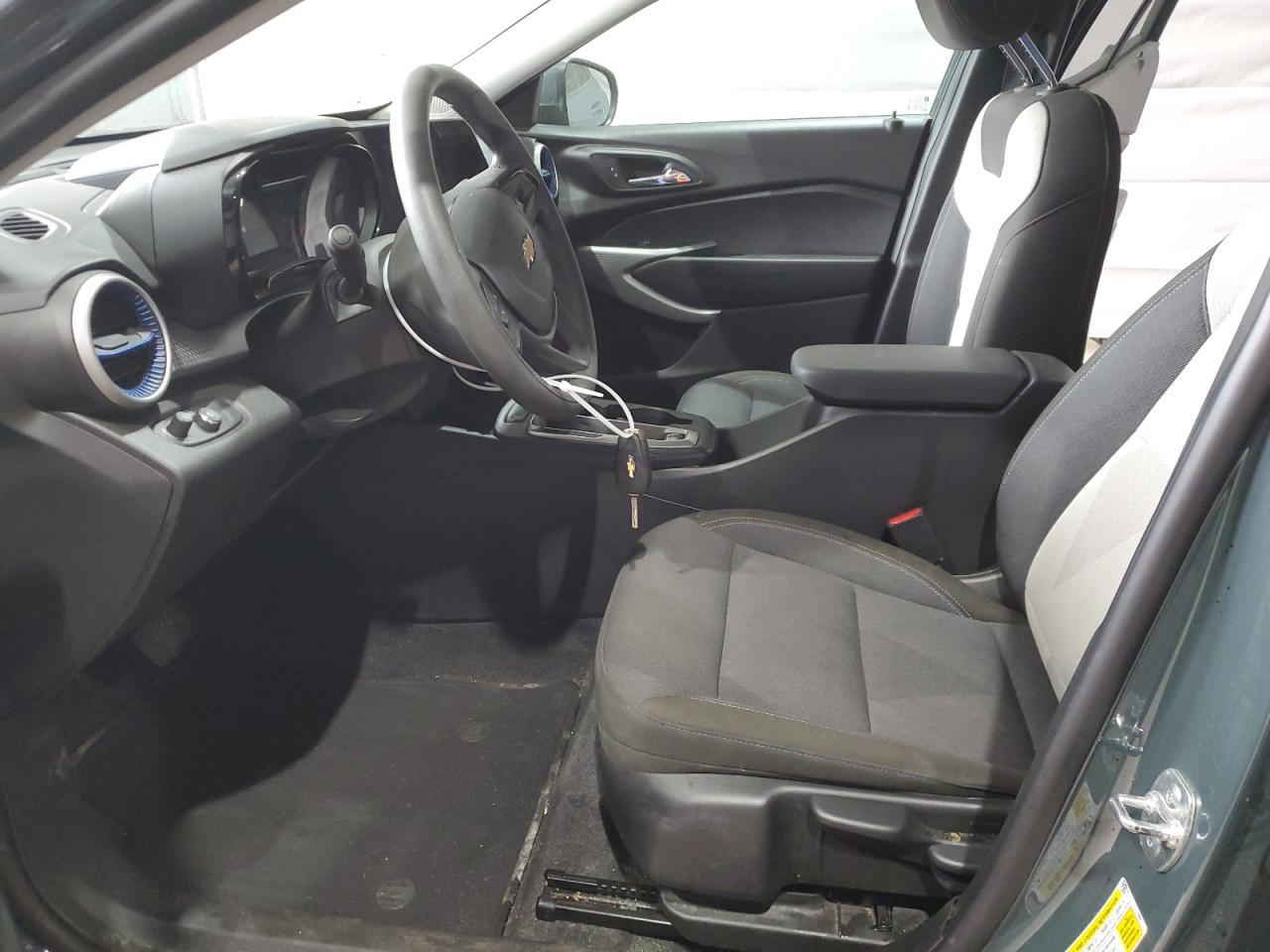 2025 Chevrolet Trax Ls VIN: KL77LFEP6SC116946 Lot: 70751665