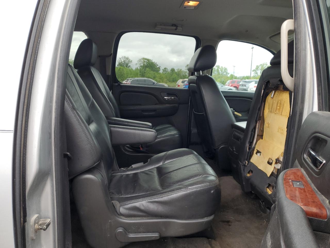 2013 Chevrolet Suburban K1500 Lt VIN: 1GNSKJE73DR136386 Lot: 69125595