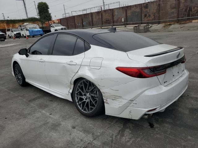  TOYOTA CAMRY 2025 Белы