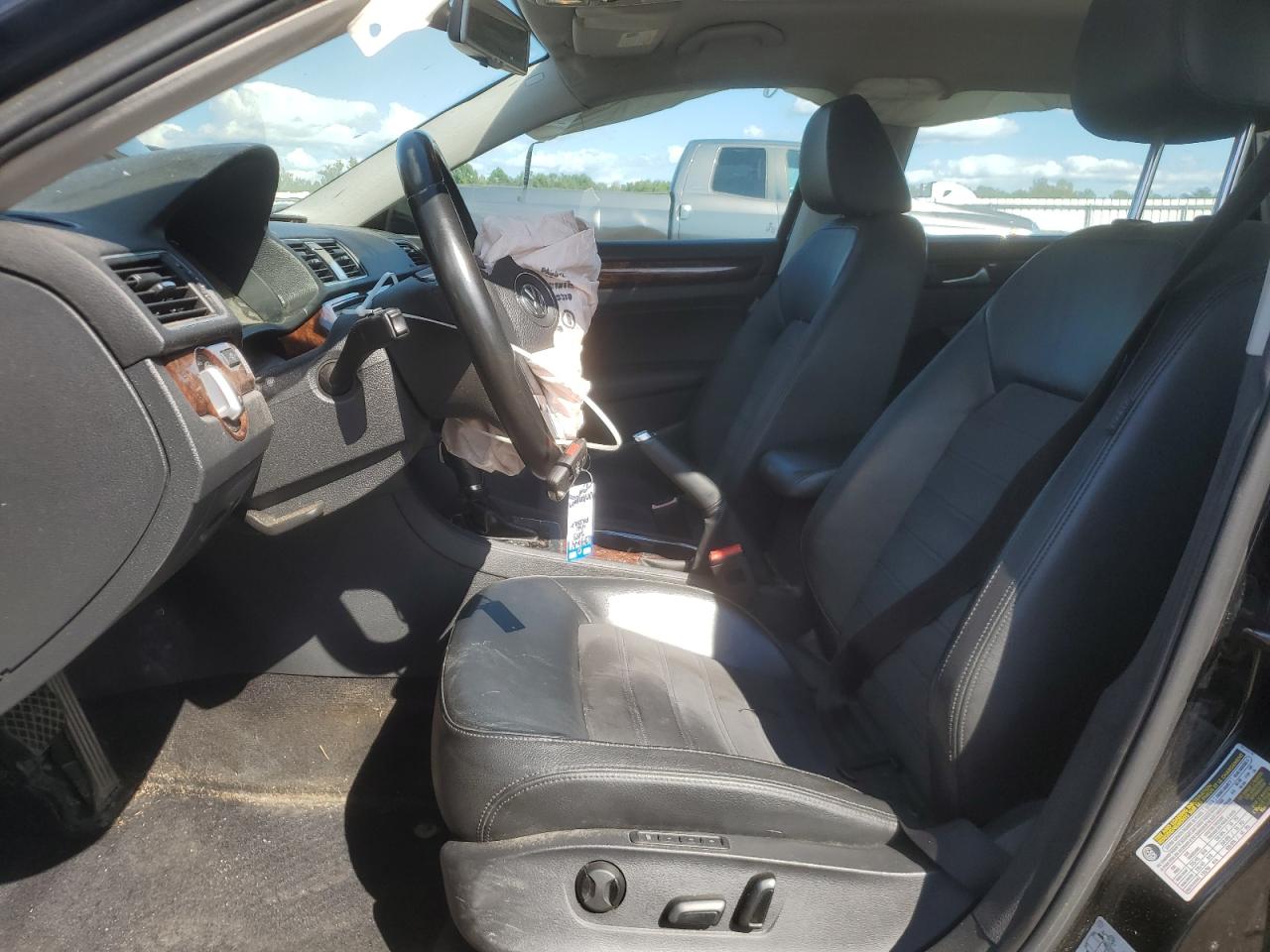 2013 Volkswagen Passat Sel VIN: 1VWCN7A3XDC120129 Lot: 70227155