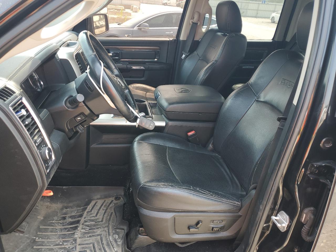 2015 Ram 1500 Laramie VIN: 1C6RR6NG6FS686376 Lot: 67016885