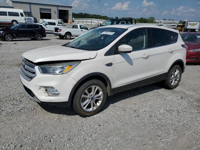Паркетники FORD ESCAPE 2017 Белы