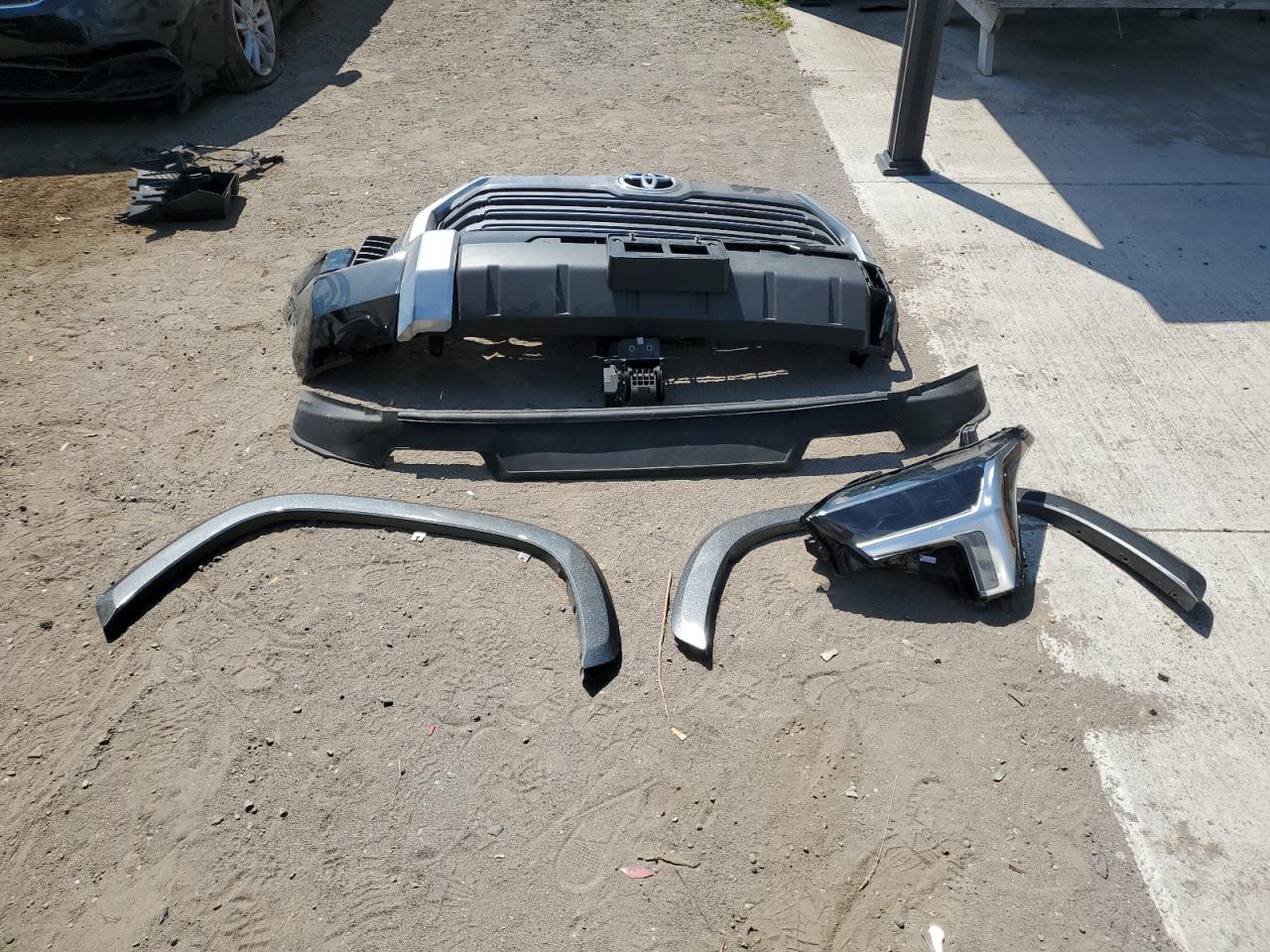 2022 Toyota Tundra Crewmax Limited VIN: 5TFJA5EC8NX007603 Lot: 63902945