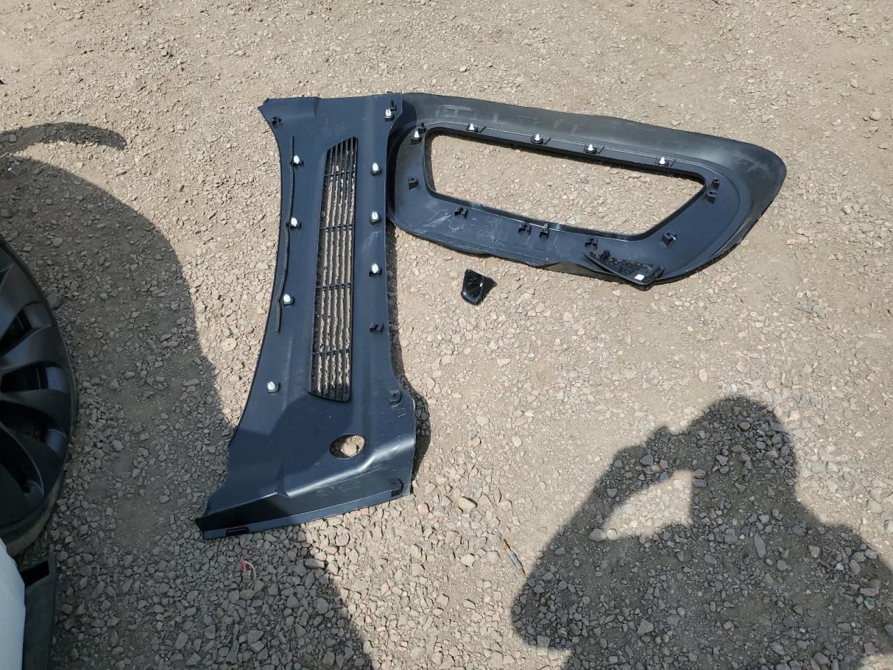 2024 Tesla Model Y VIN: 7SAYGDEFXRA284691 Lot: 70463815