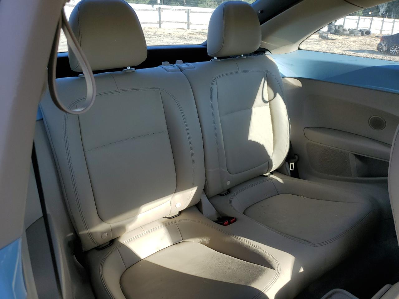 2014 Volkswagen Beetle VIN: 3VWJ17AT3EM633743 Lot: 70870065