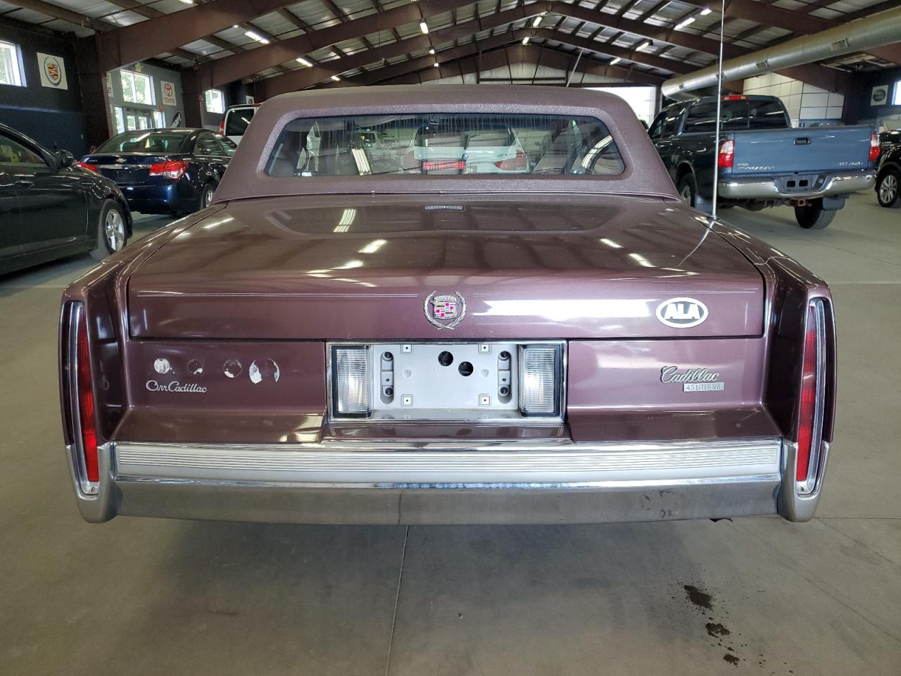 1989 Cadillac Deville VIN: 1G6CD1152K4294484 Lot: 68667225