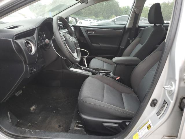 Sedans TOYOTA COROLLA 2017 Srebrny