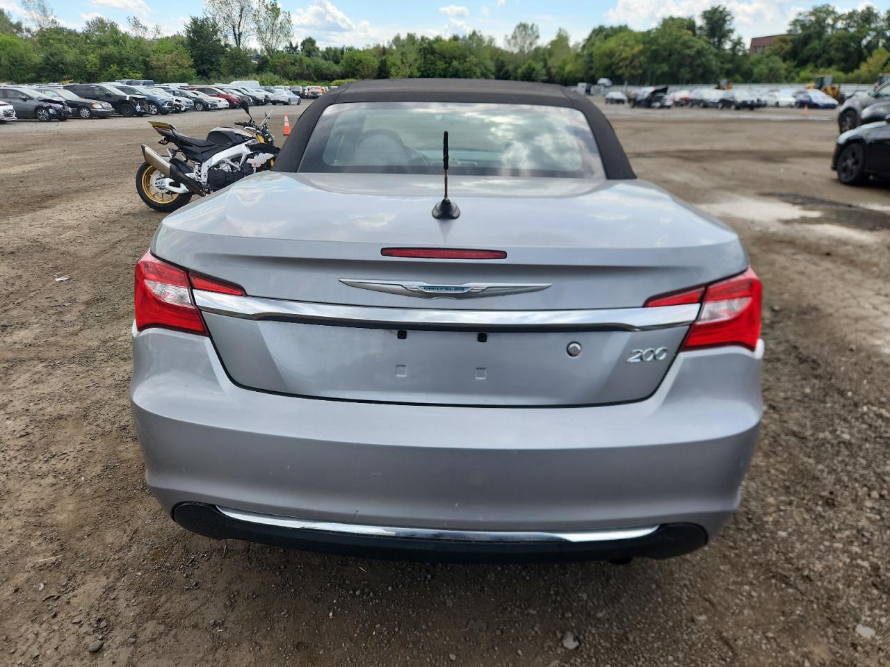 2013 Chrysler 200 Touring VIN: 1C3BCBEB8DN723842 Lot: 69225715
