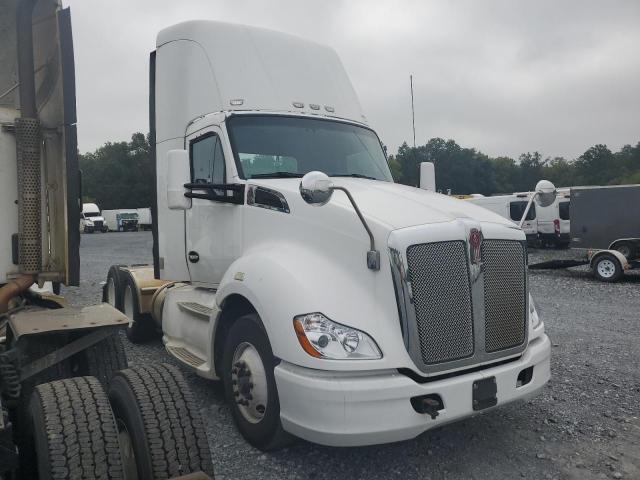 2014 Kenworth T680 Semi Truck
