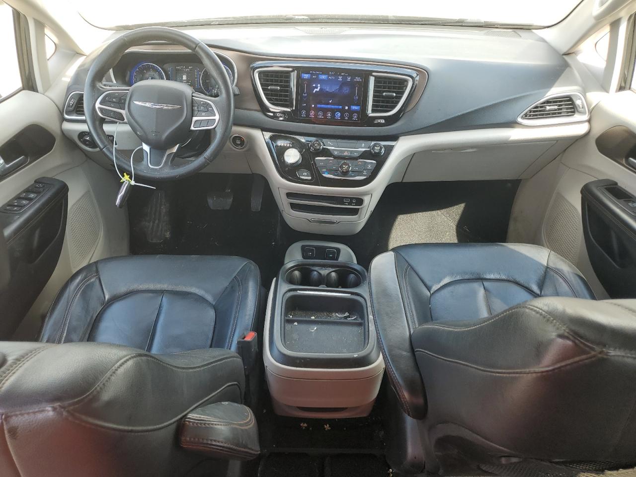 2017 Chrysler Pacifica Touring L VIN: 2C4RC1BG3HR544069 Lot: 68587175
