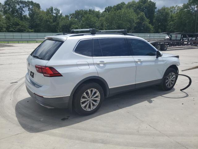  VOLKSWAGEN TIGUAN 2018 Серебристый