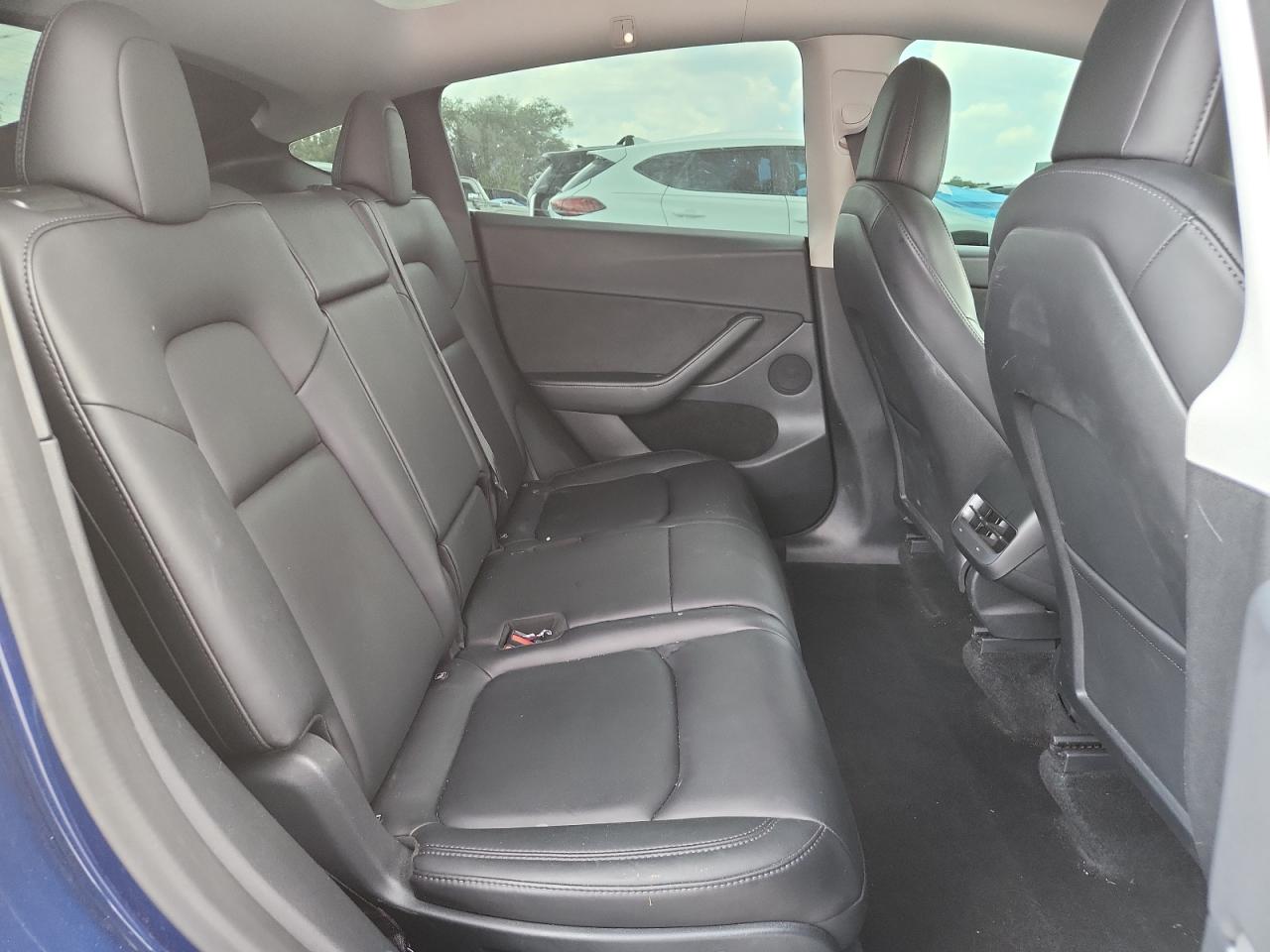 2022 Tesla Model Y VIN: 7SAYGAEE9NF549300 Lot: 70552155