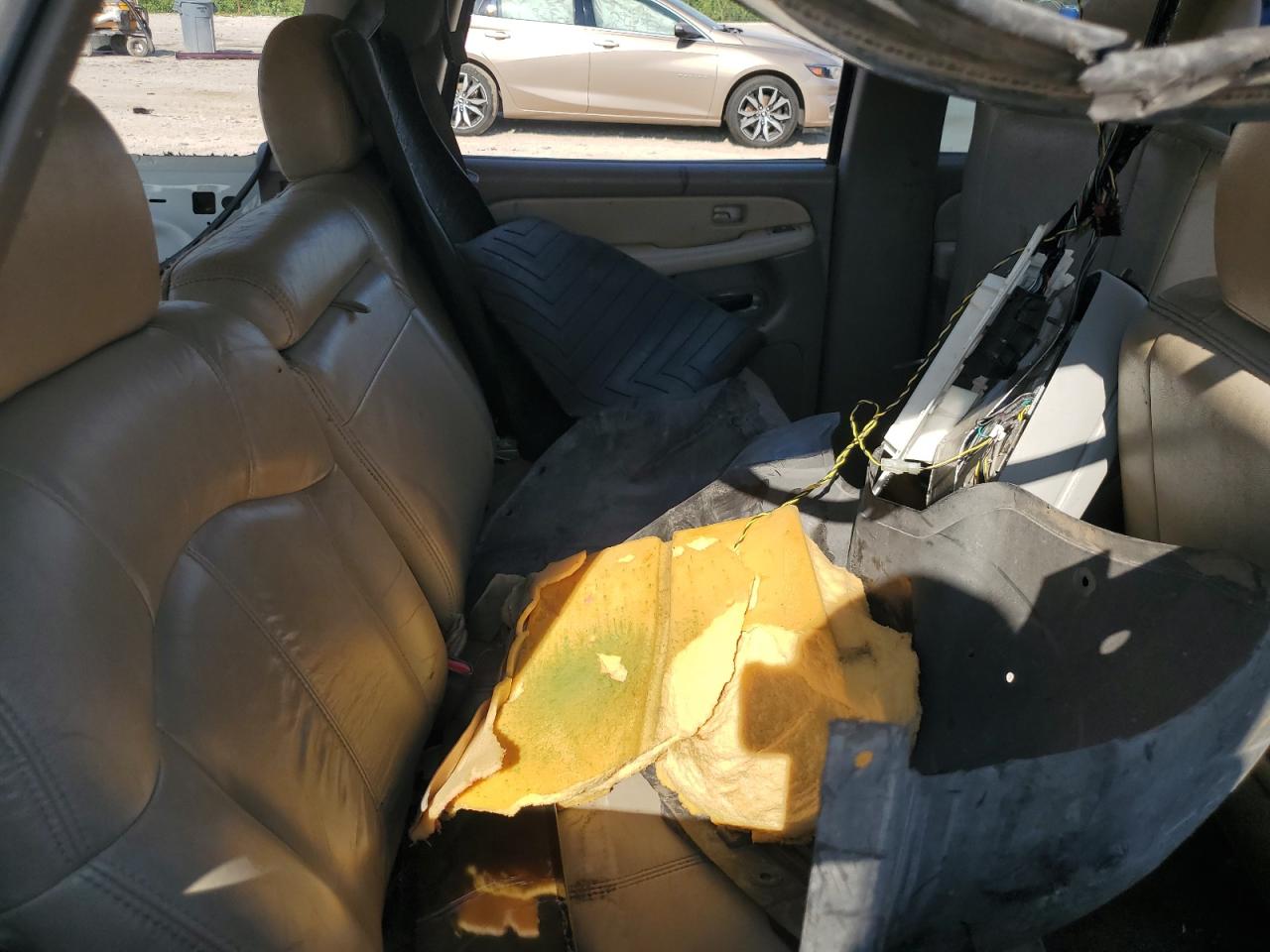 2002 Chevrolet Tahoe K1500 VIN: 1GNEK13T22R305775 Lot: 81080985