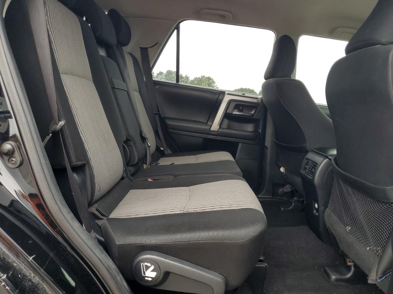 2019 Toyota 4Runner Sr5 VIN: JTEZU5JR0K5207124 Lot: 68851095