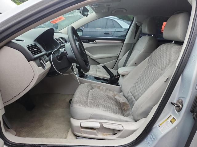 Sedans VOLKSWAGEN PASSAT 2014 Srebrny