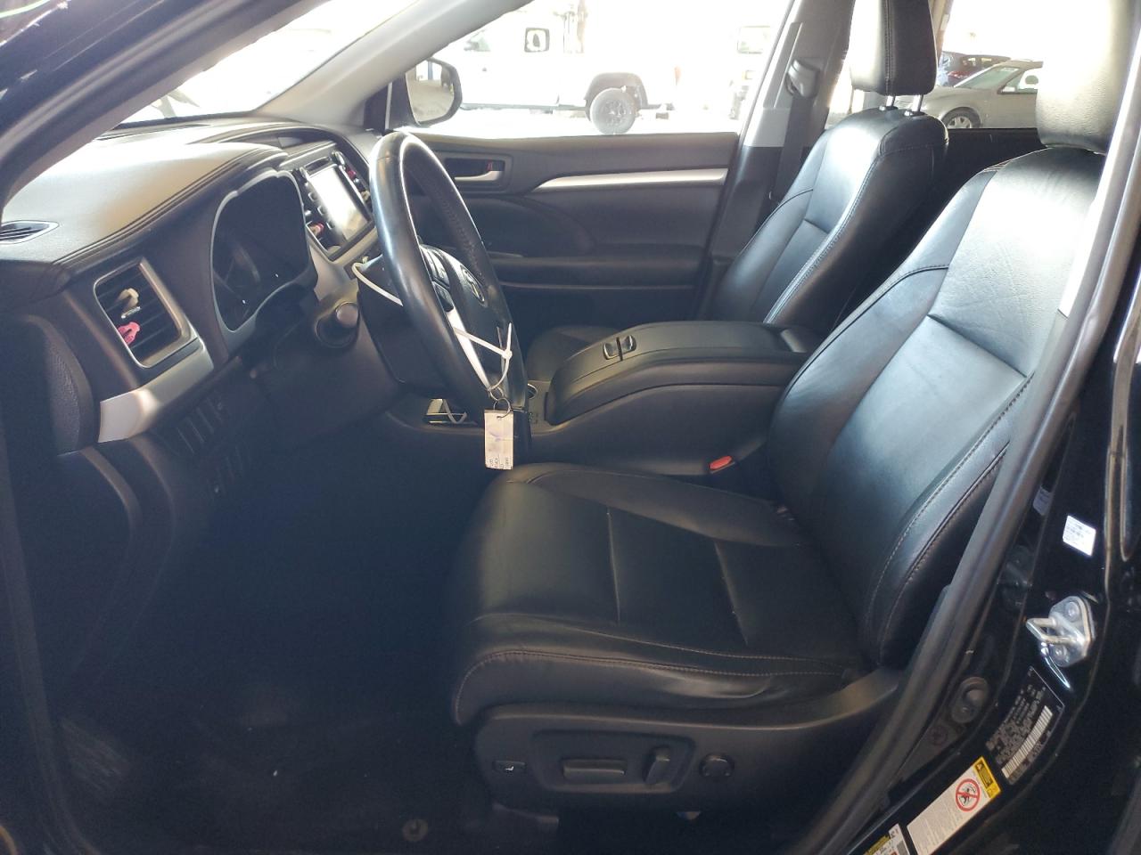 2016 Toyota Highlander Xle VIN: 5TDJKRFH0GS502000 Lot: 70002965