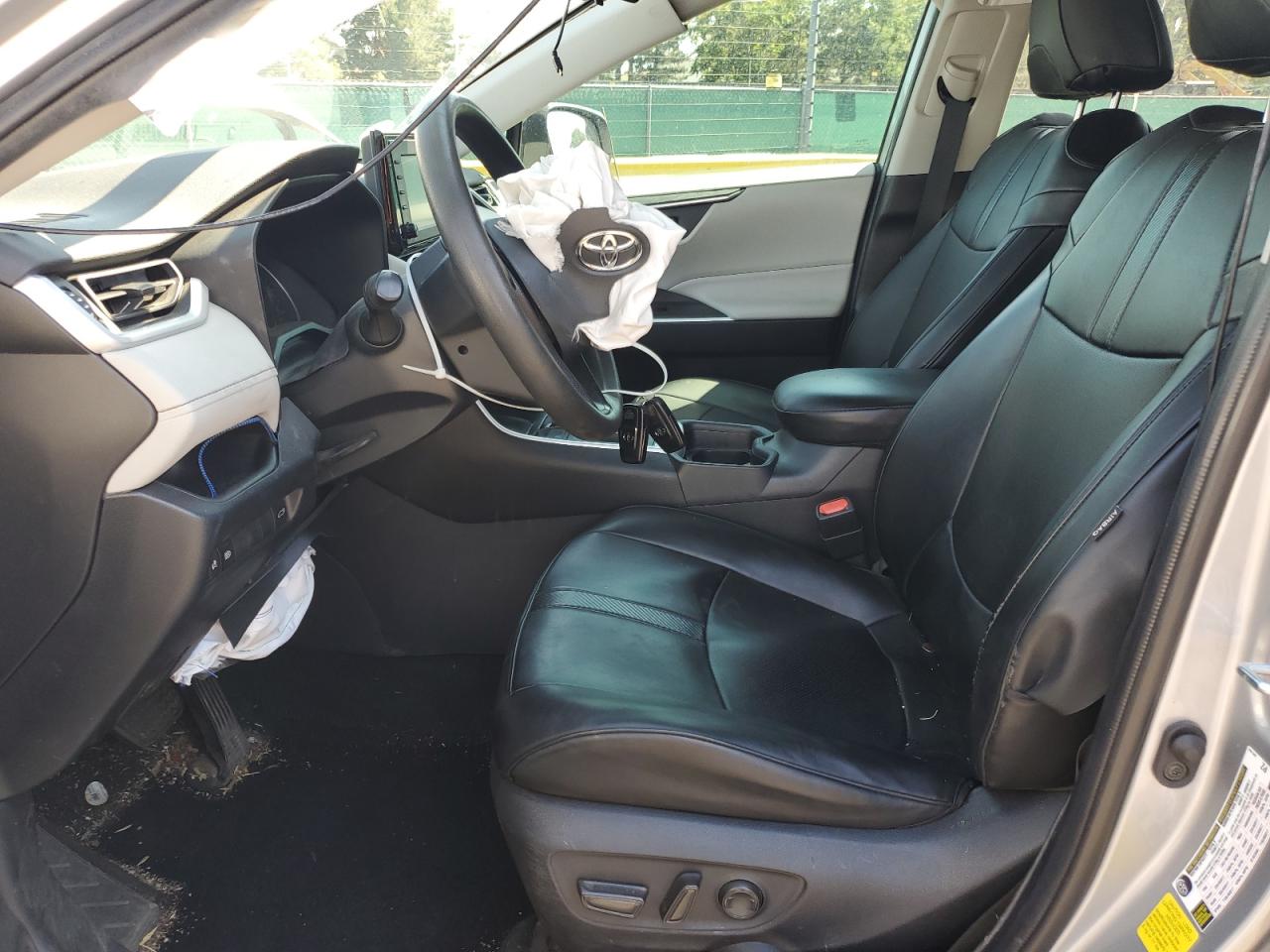 2020 Toyota Rav4 Xle VIN: 2T3W1RFV1LW073991 Lot: 68680965