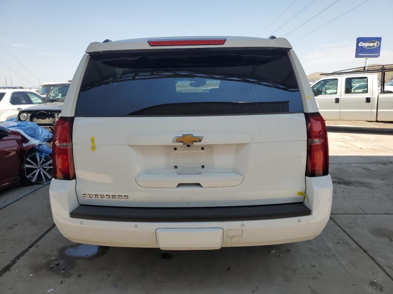 2017 Chevrolet Suburban K1500 Lt VIN: 1GNSKHKC2HR332075 Lot: 66881175