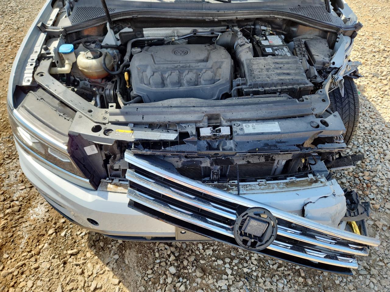 2018 Volkswagen Tiguan Sel Premium VIN: 3VV4B7AX2JM197334 Lot: 69982405