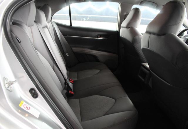  TOYOTA CAMRY 2019 Серебристый