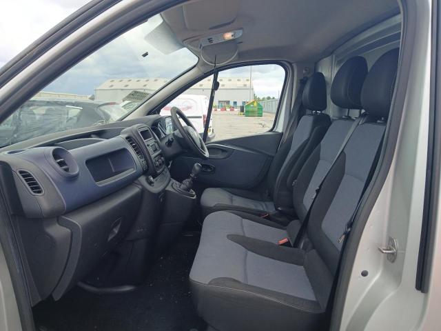 2015 VAUXHALL VIVARO 290