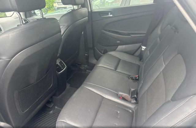 Parquets HYUNDAI TUCSON 2017 Srebrny