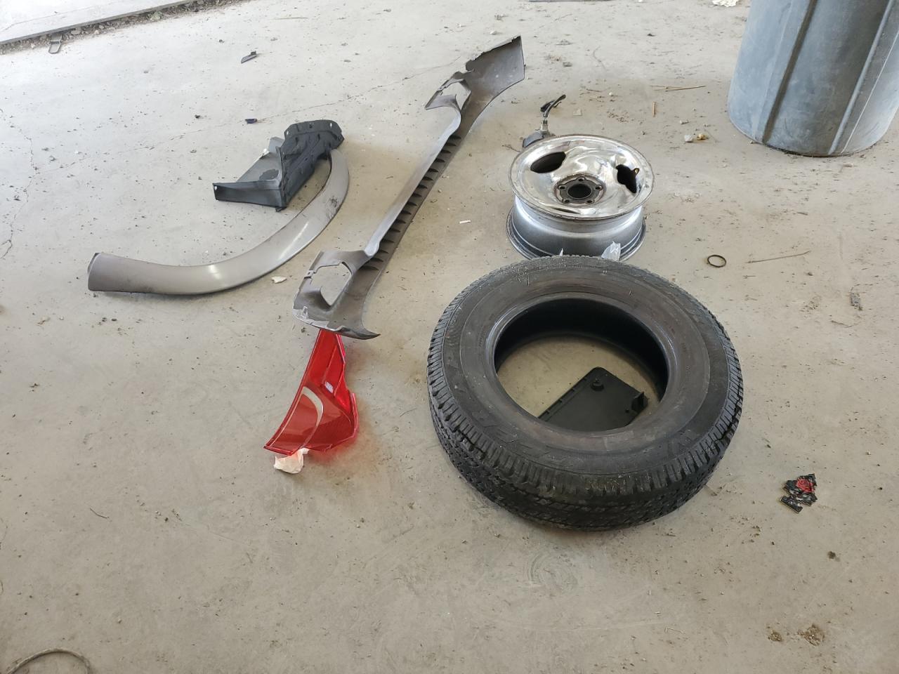 1997 Ford Explorer VIN: 1FMDU24E2VUC44414 Lot: 69372525