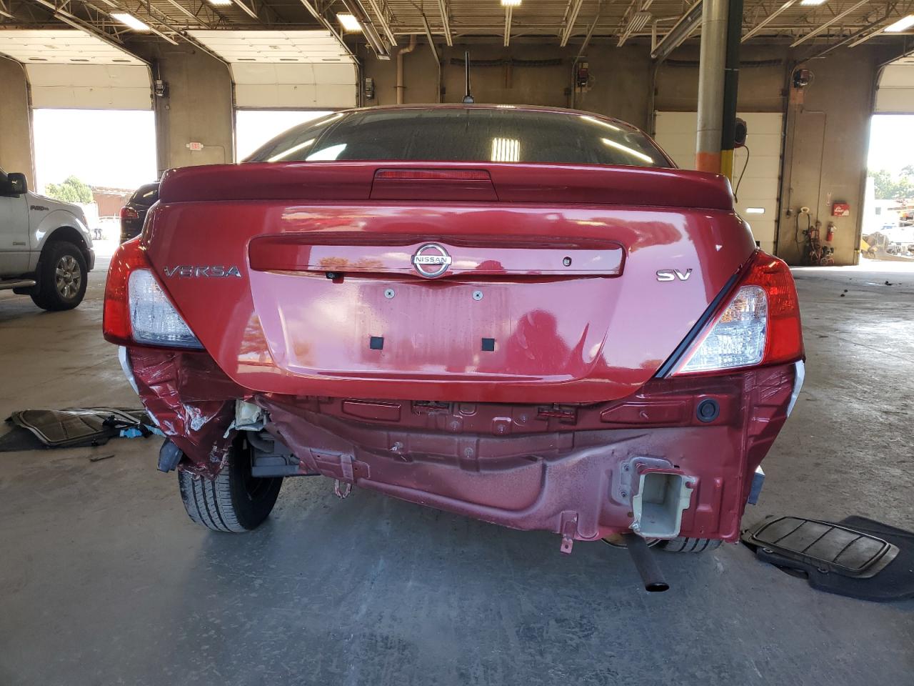 2018 Nissan Versa S VIN: 3N1CN7AP6JL877537 Lot: 70596785