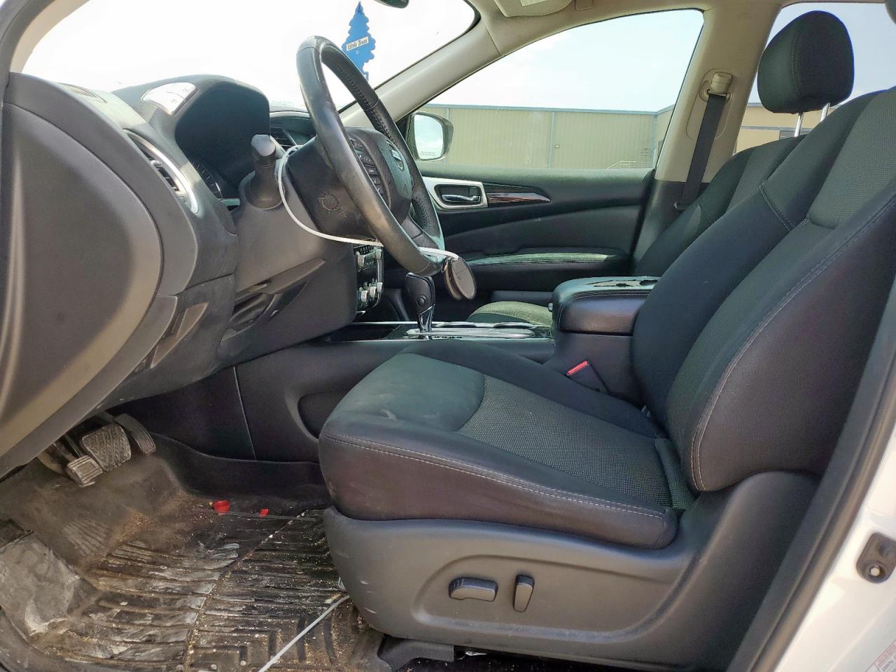 2018 Nissan Pathfinder S VIN: 5N1DR2MN2JC632163 Lot: 66653585