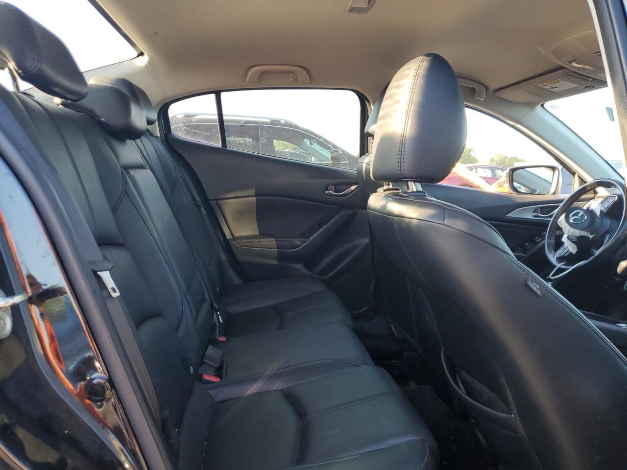 2018 Mazda 3 Touring VIN: 3MZBN1V36JM207054 Lot: 70424755