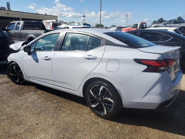 NISSAN VERSA 2024 Szary