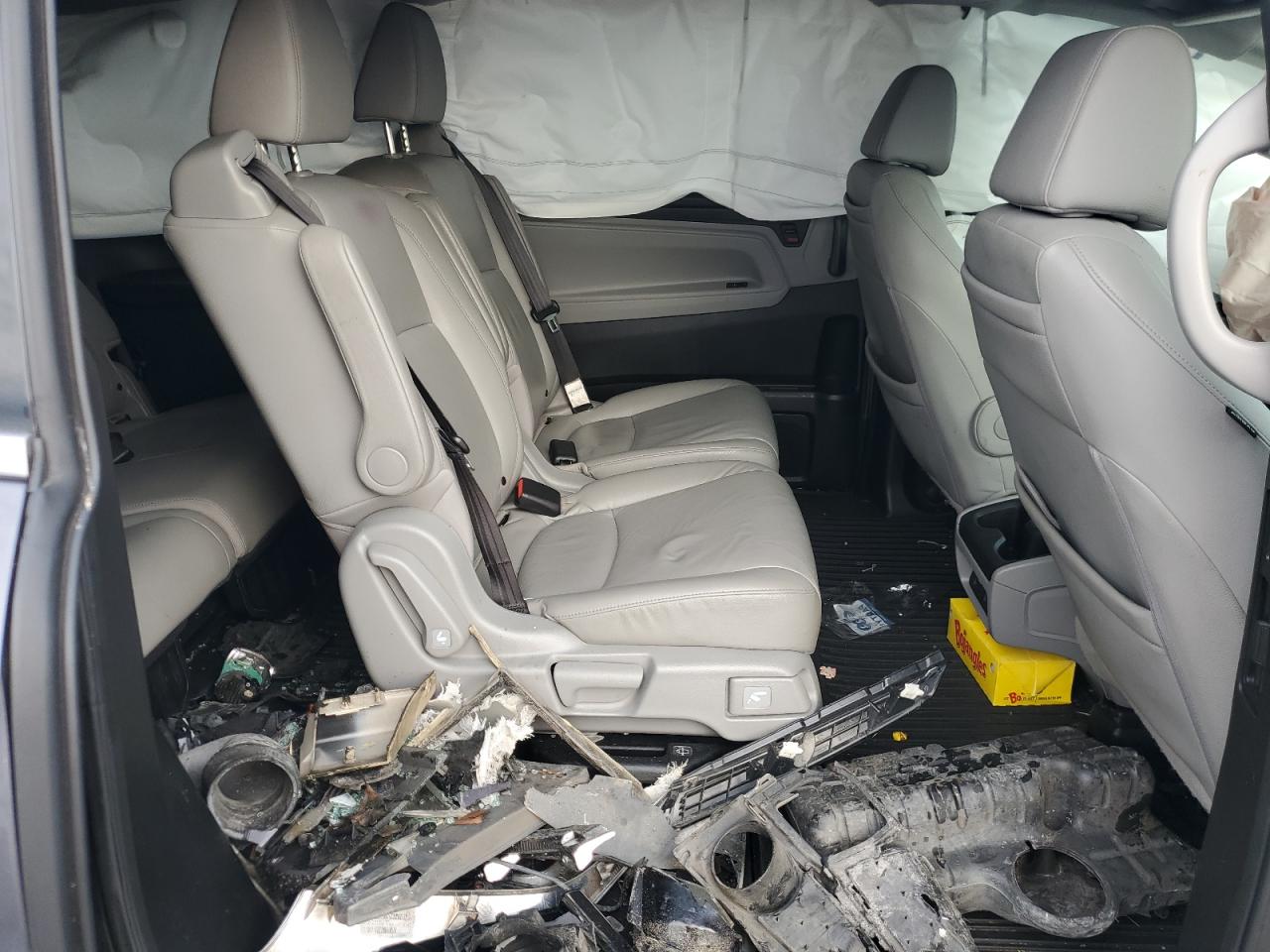 2018 Honda Odyssey Elite VIN: 5FNRL6H93JB071765 Lot: 43260472