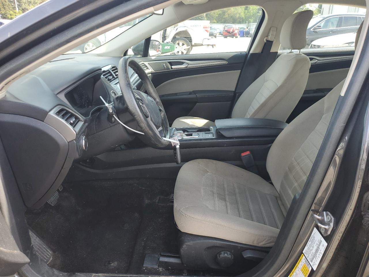 2019 Ford Fusion S VIN: 3FA6P0G72KR280585 Lot: 70916155