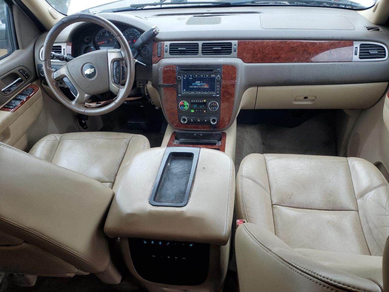 2010 Chevrolet Suburban K1500 Ltz VIN: 1GNUKKE31AR146230 Lot: 69372615