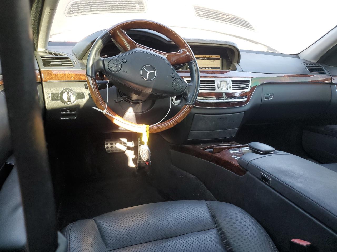 2011 Mercedes-Benz S 550 VIN: WDDNG7BB2BA414571 Lot: 70094165