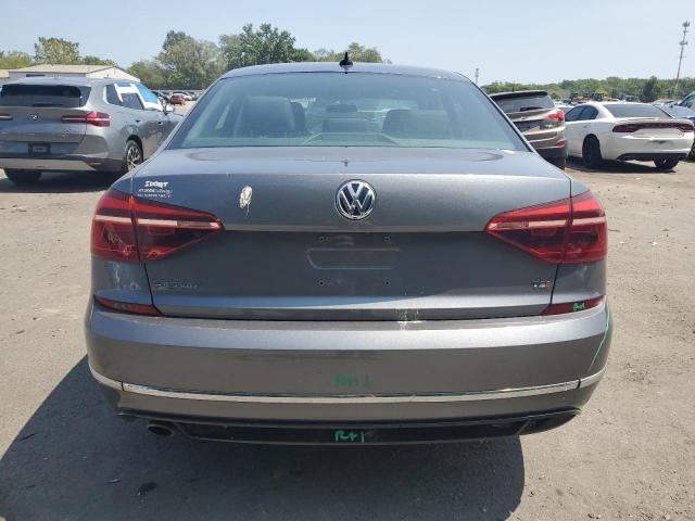  VOLKSWAGEN PASSAT 2018 Серый
