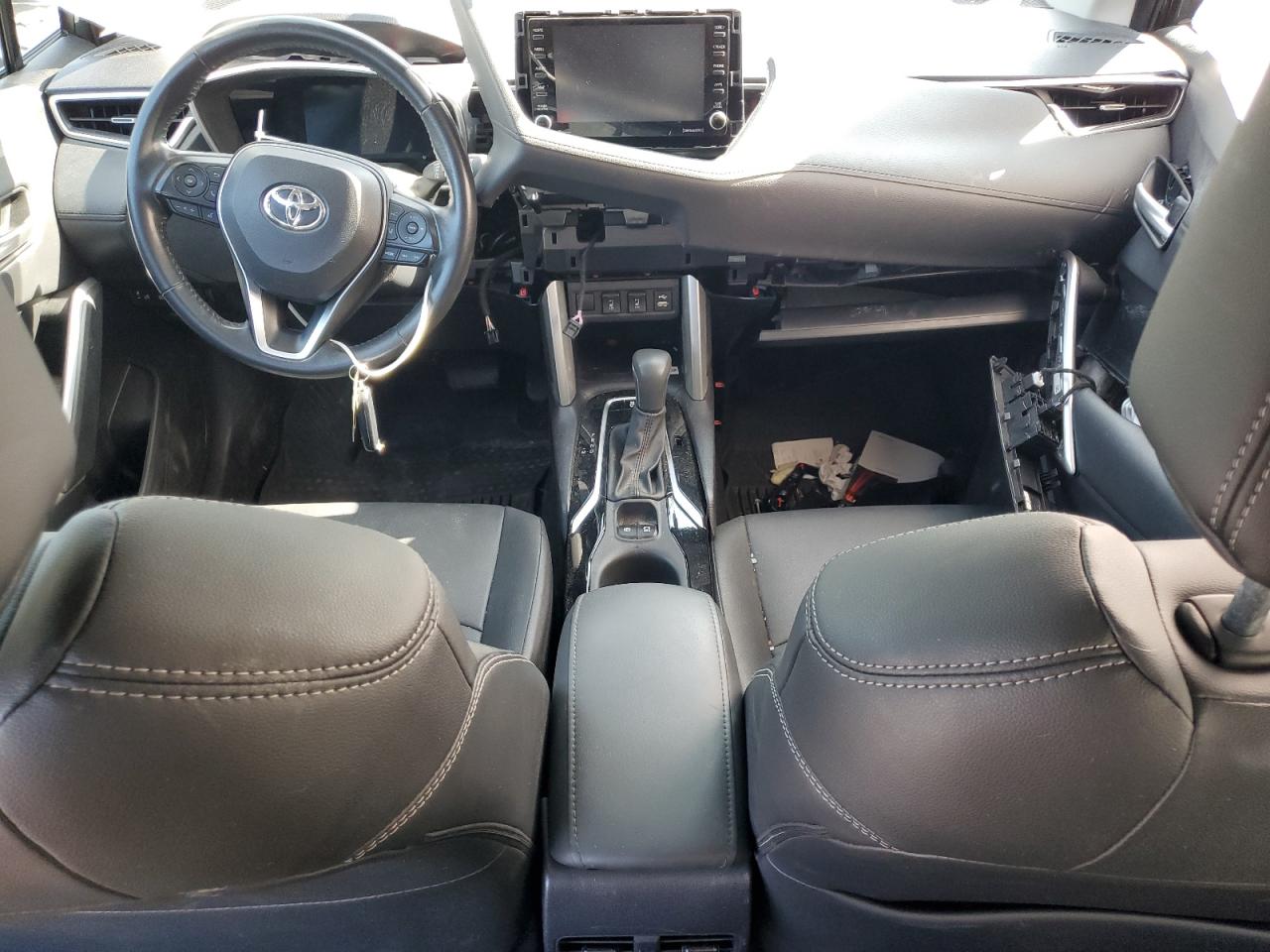 2022 Toyota Corolla Cross Xle VIN: 7MUDAABG2NV042680 Lot: 68320595