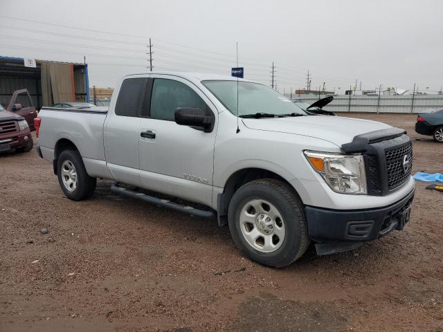  NISSAN TITAN 2017 Серебристый