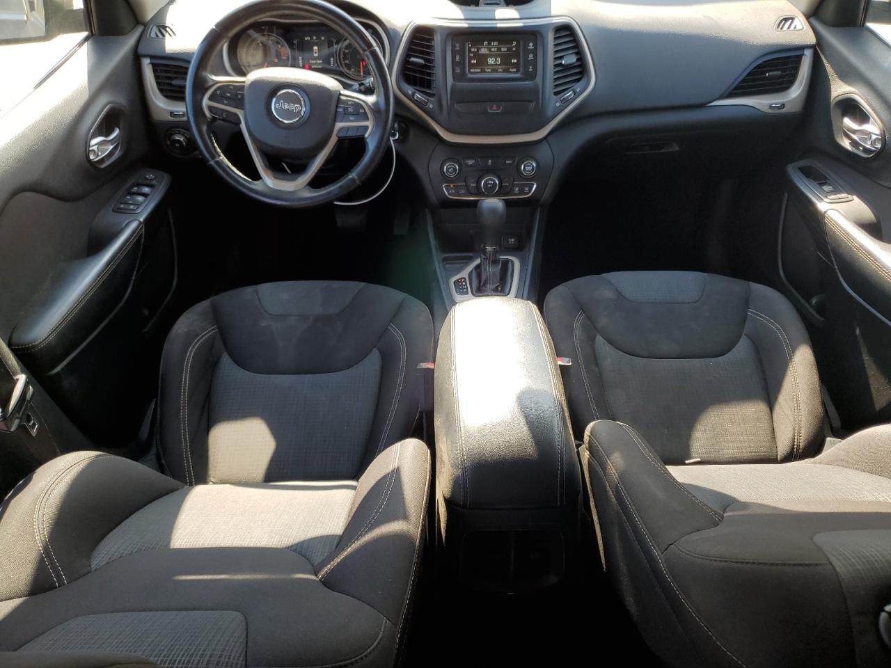 2016 Jeep Cherokee Latitude VIN: 1C4PJLCB4GW297906 Lot: 70565085