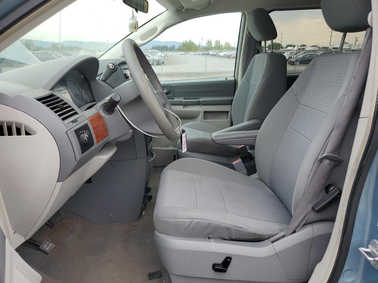 2008 Chrysler Town & Country Lx VIN: 2A8HR44HX8R750550 Lot: 69884385