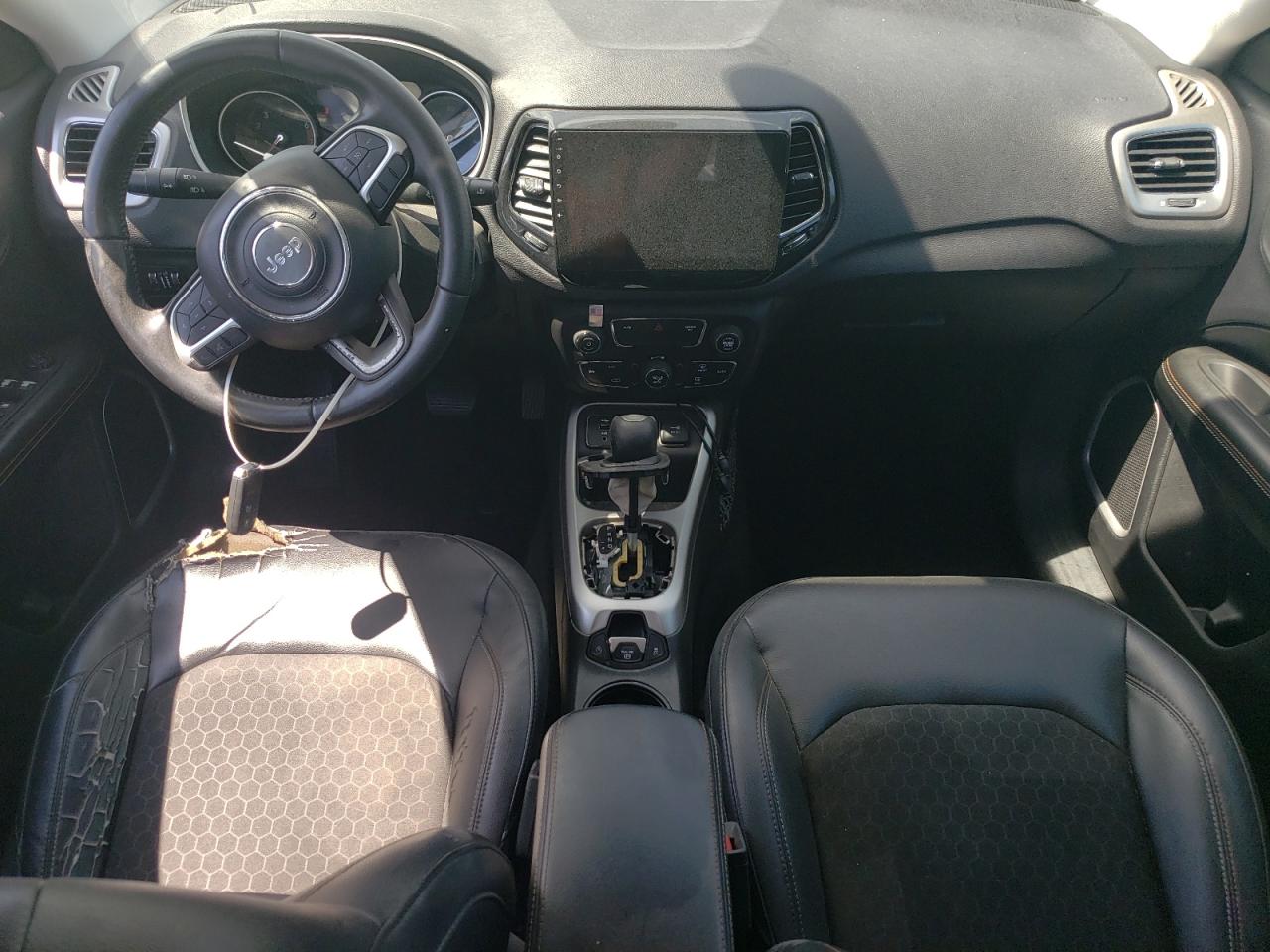 2018 Jeep Compass Latitude VIN: 3C4NJCBB9JT194549 Lot: 70451525
