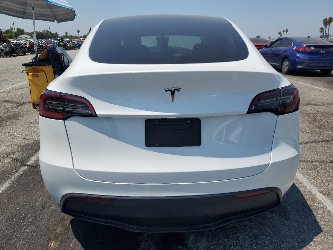 2025 Tesla Model Y VIN: 7SAYGDED7SF321638 Lot: 68146495