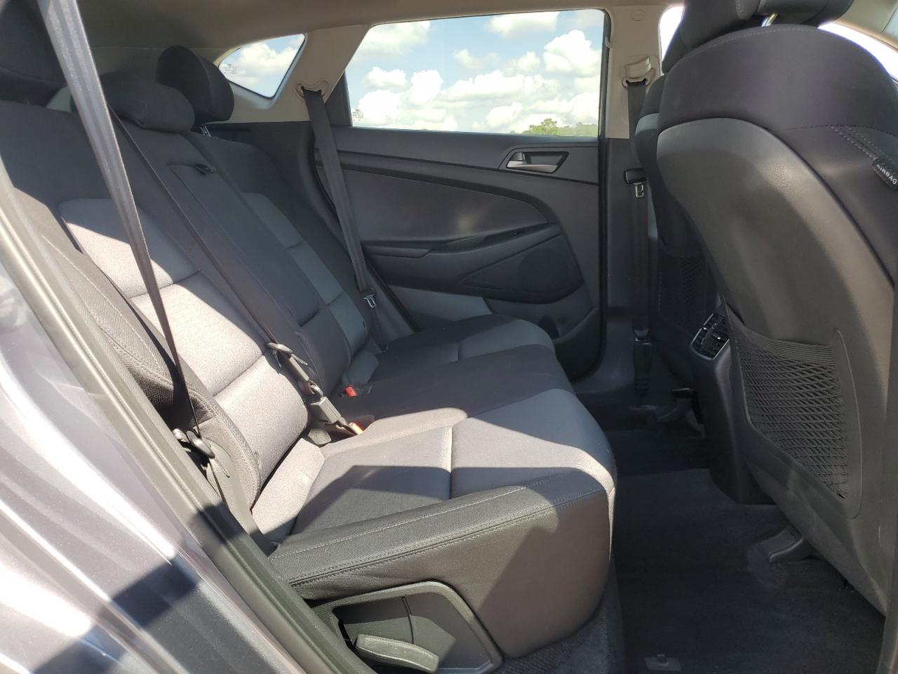 KM8J3CA22JU761907 2018 Hyundai Tucson Value