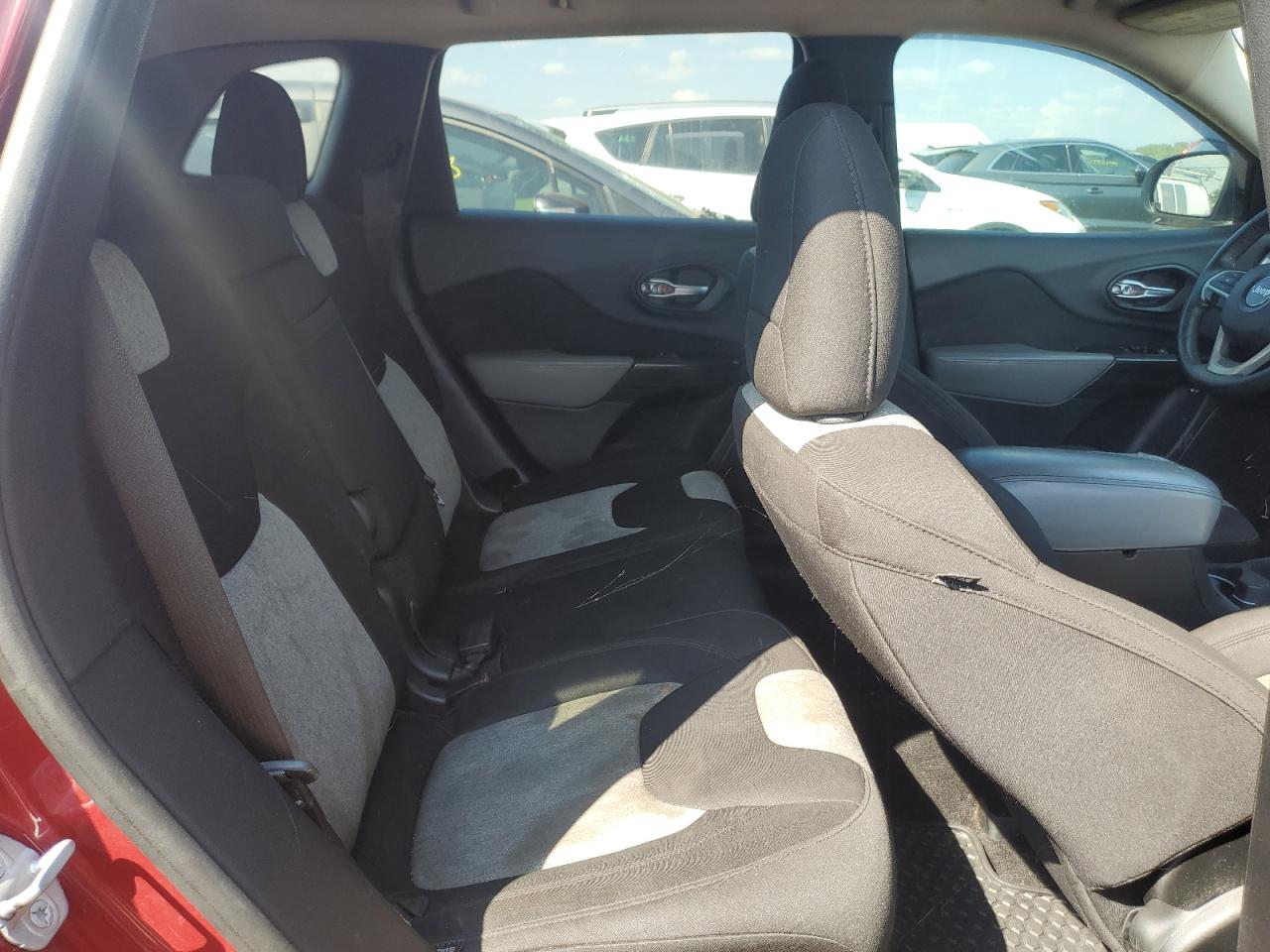 2014 Jeep Cherokee Latitude VIN: 1C4PJMCS6EW146116 Lot: 68736385