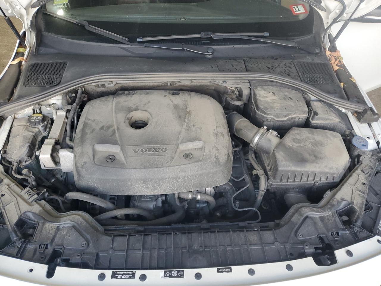 2017 Volvo V60 Cross Country Premier VIN: YV440MWK8H1037995 Lot: 66992125